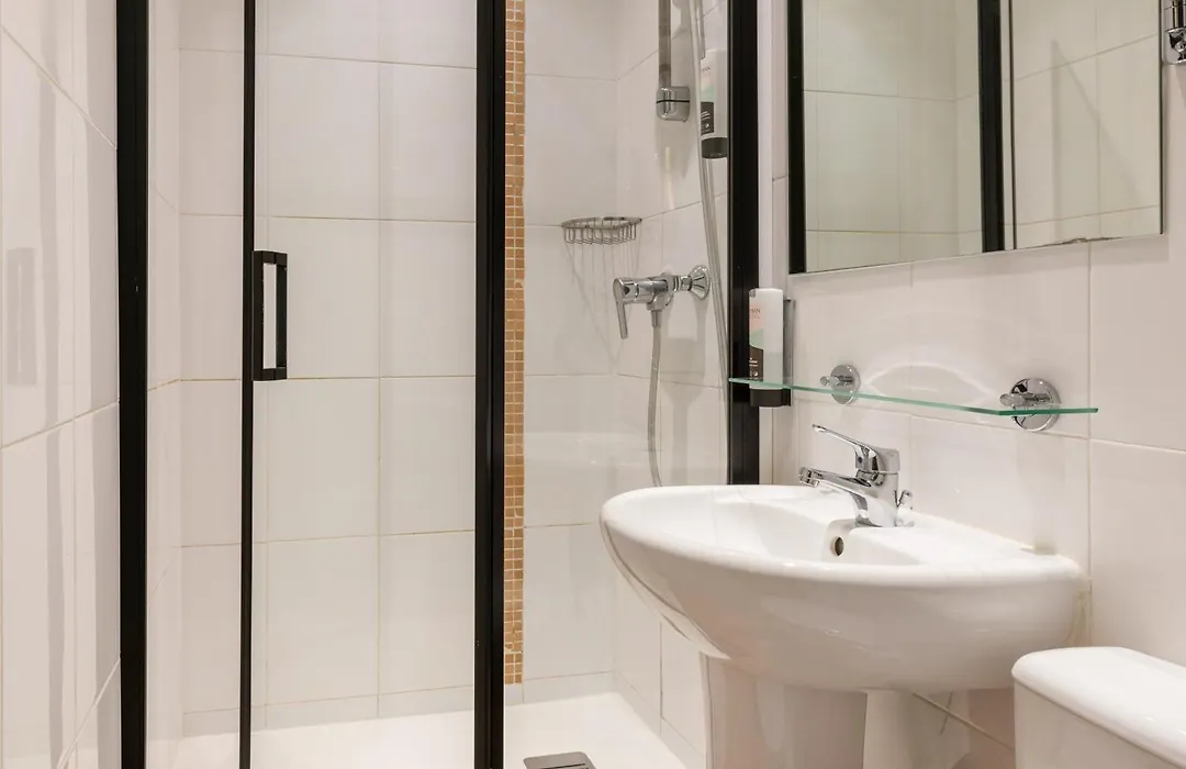 Appart Hotel Avalon Paris Gare Du Nord-1